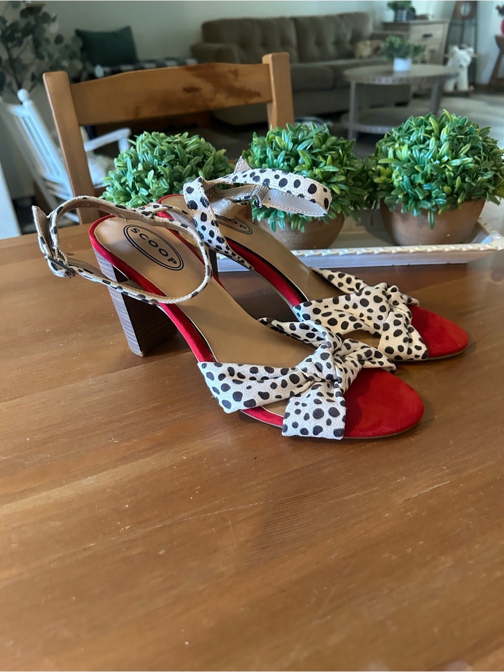 Scoop Size 10 Adorable Red Black and White Chunky Heels